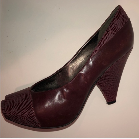 Vince Camuto burgundy leather heels, 9 1/2 - Picture 6 of 7